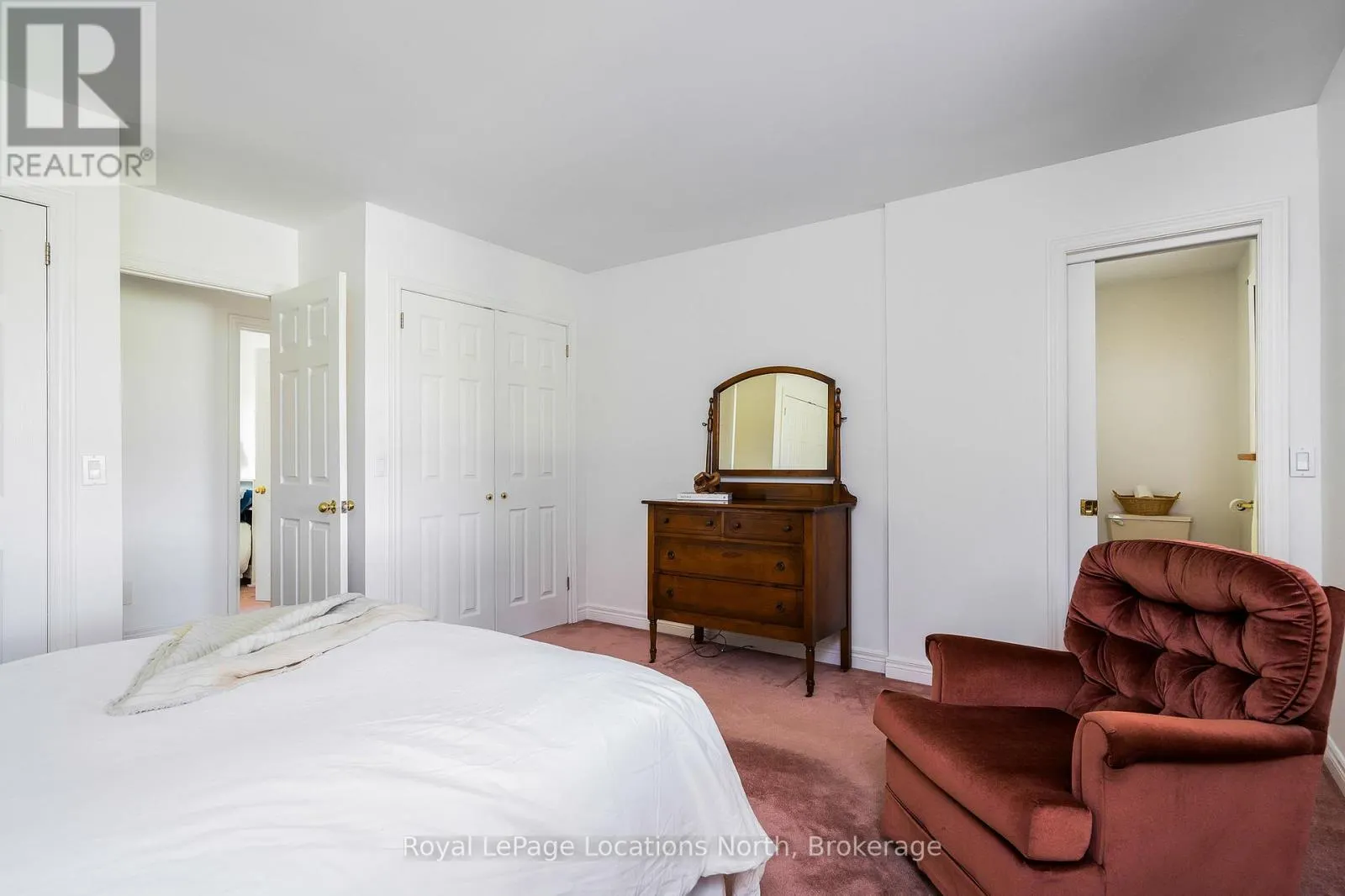 14 SYDENHAM TRAIL W