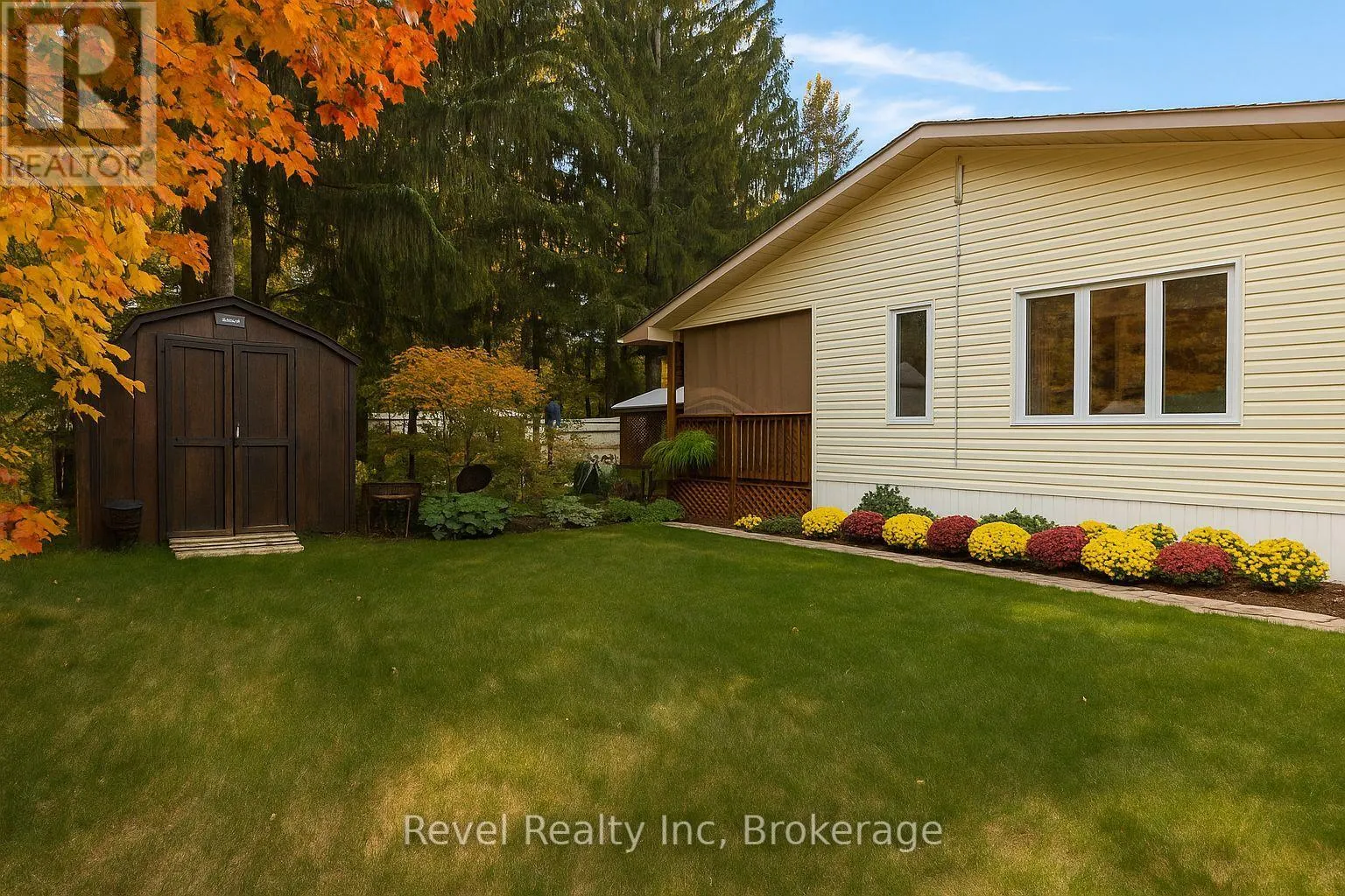19 - 5411 ELLIOTT SIDE ROAD, #19
