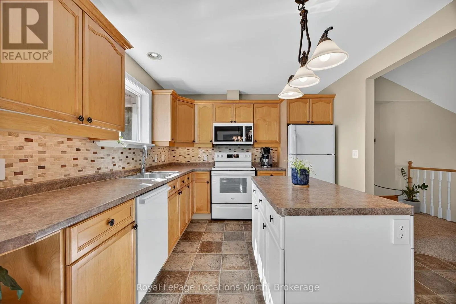 390 SIXTH STREET