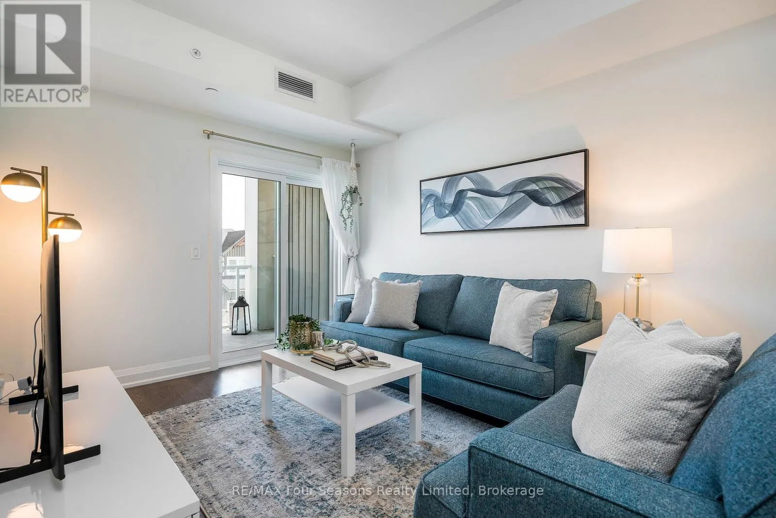 208 - 17 SPOONER CRESCENT, #208