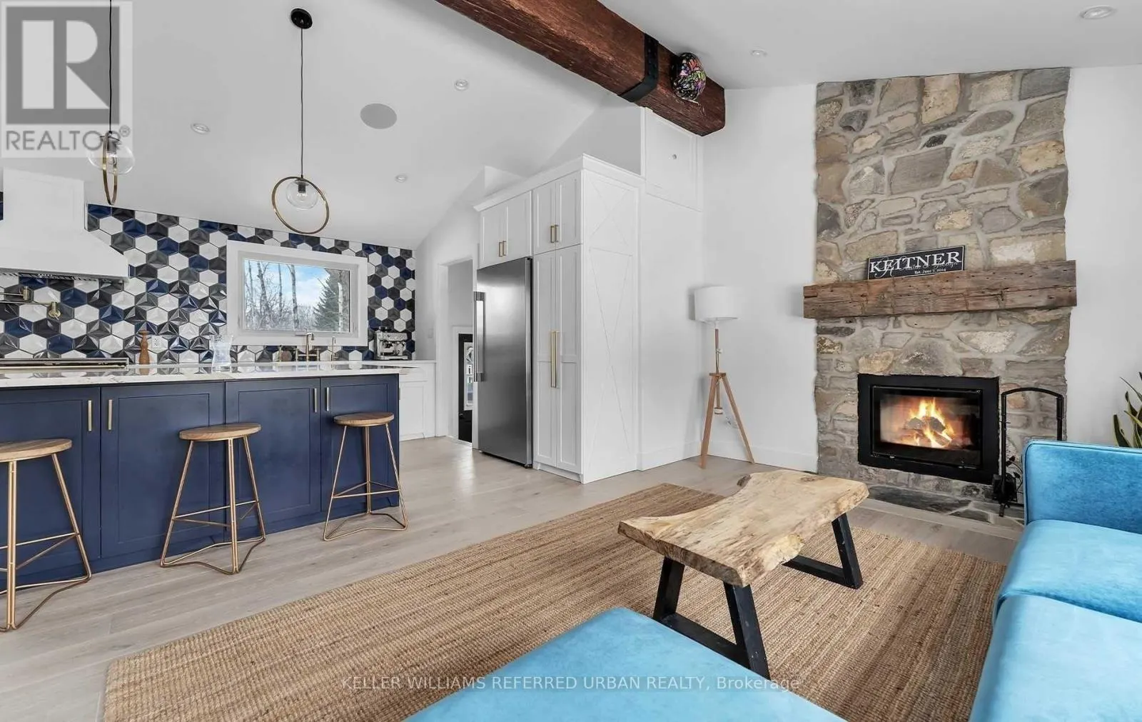 886 SIXTH STREET