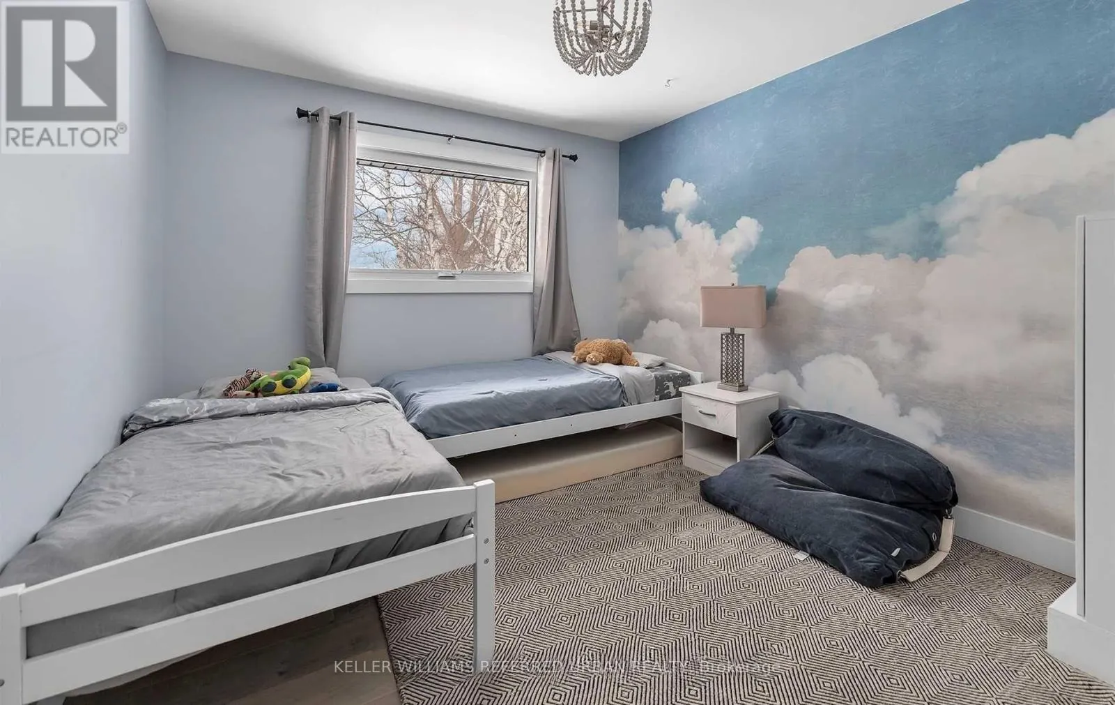 886 SIXTH STREET