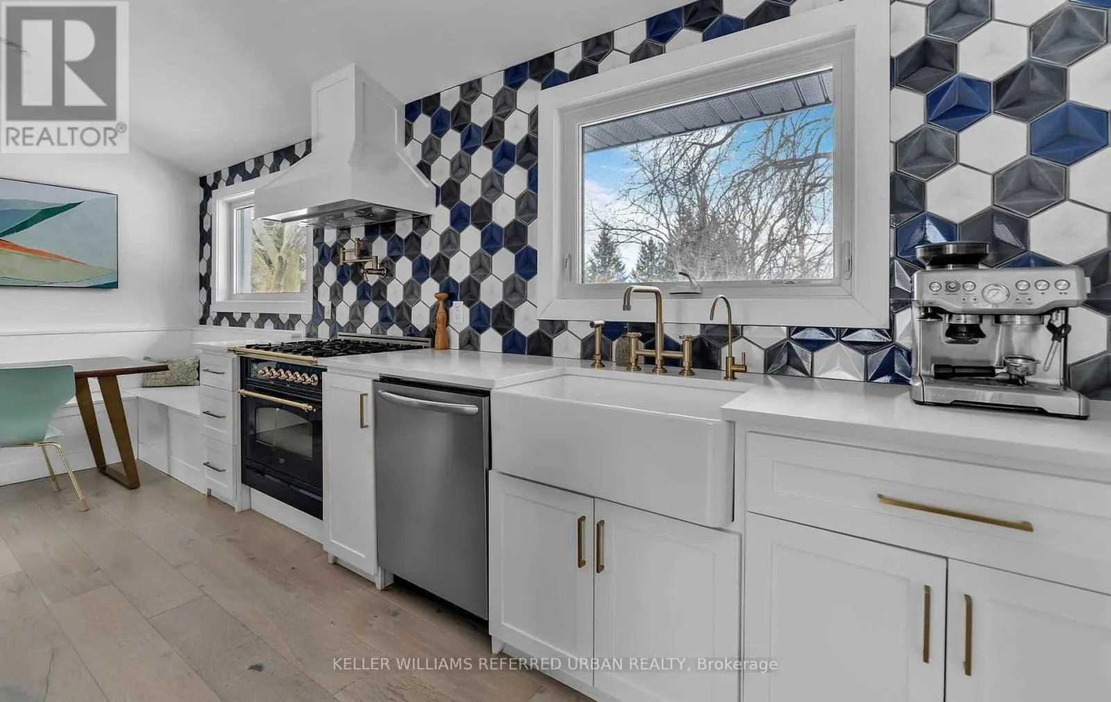 886 SIXTH STREET