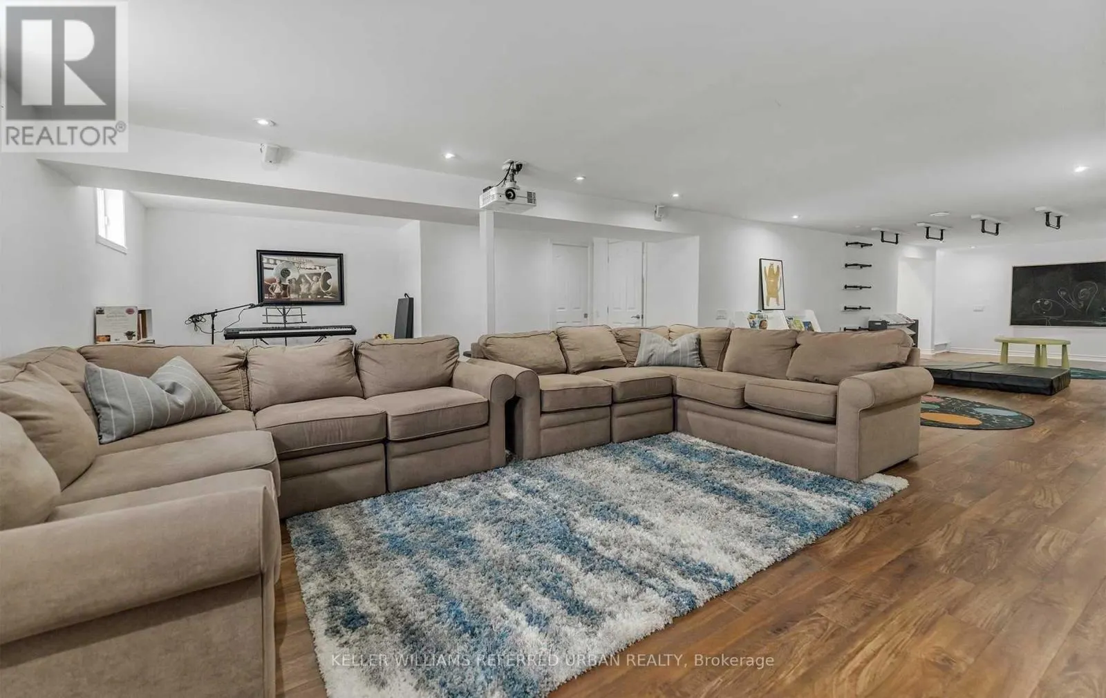 886 SIXTH STREET