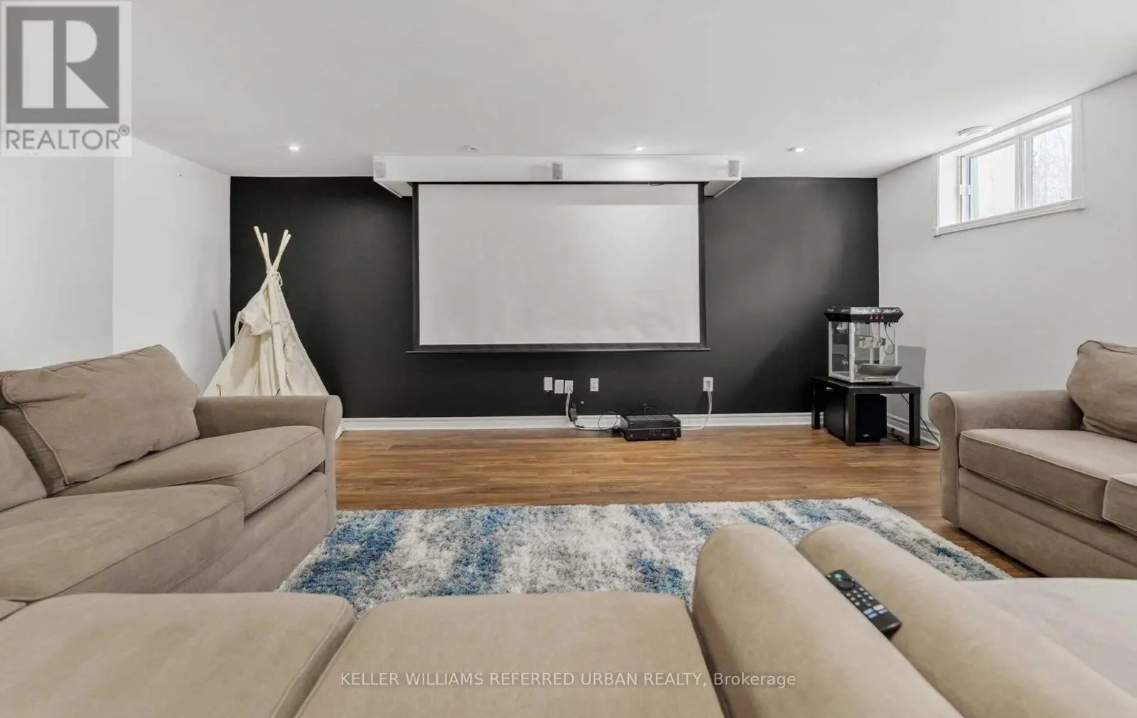 886 SIXTH STREET