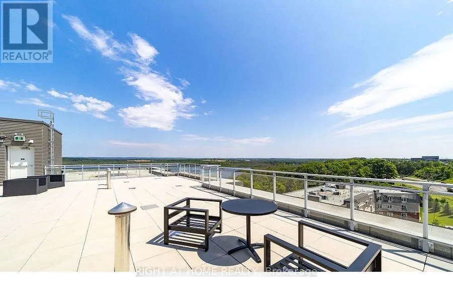205 - 58 LAKESIDE TERRACE