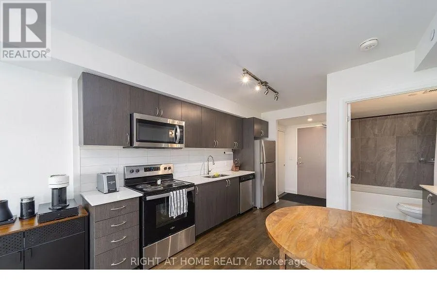 205 - 58 LAKESIDE TERRACE