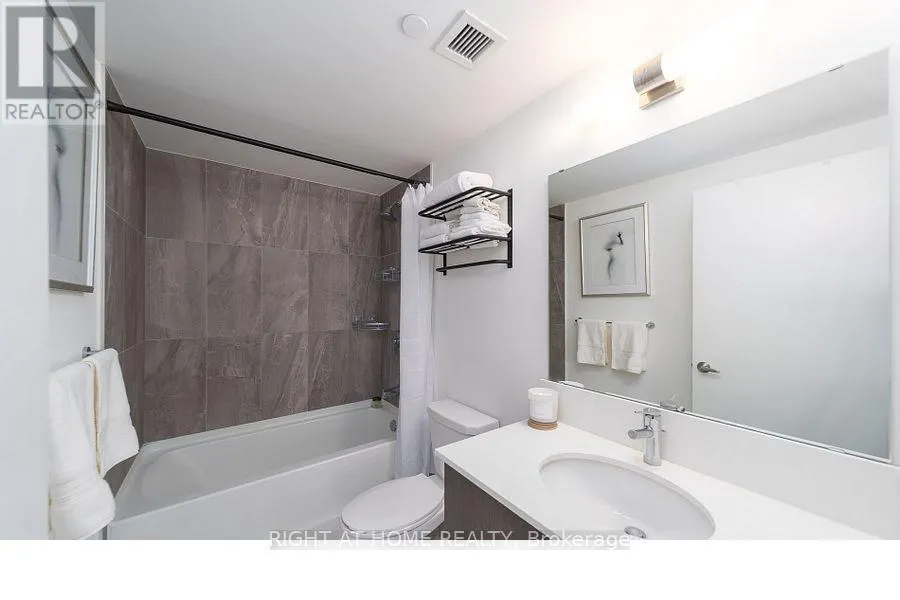 205 - 58 LAKESIDE TERRACE