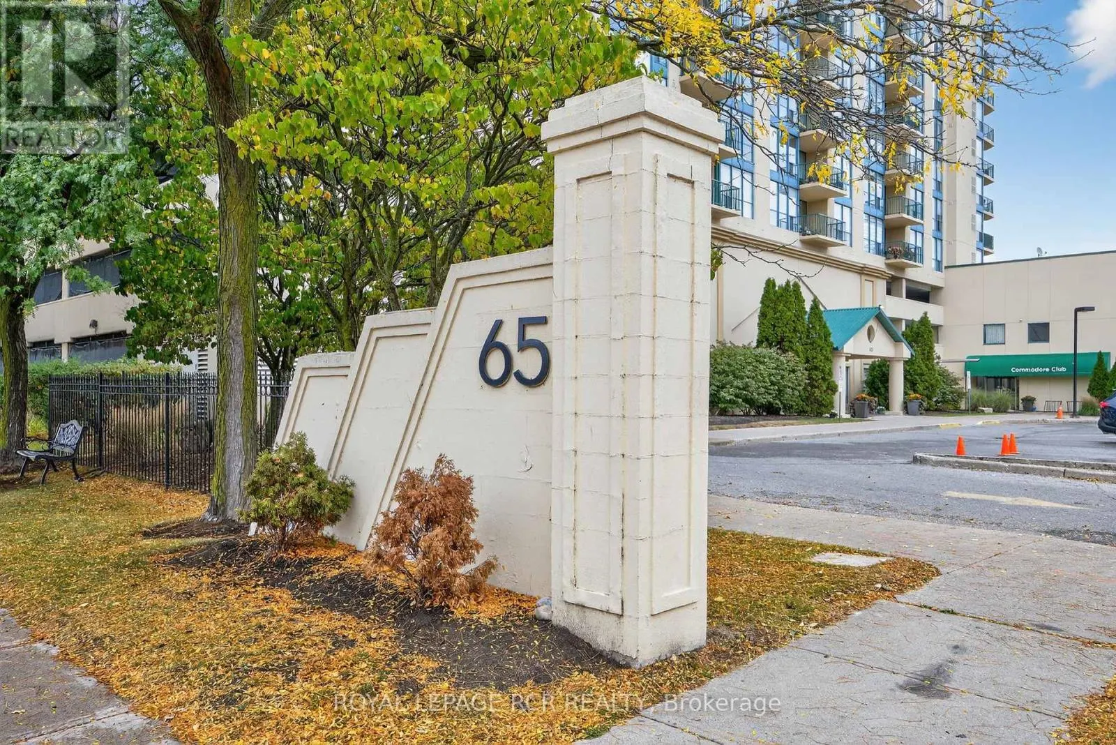 905 - 65 ELLEN STREET