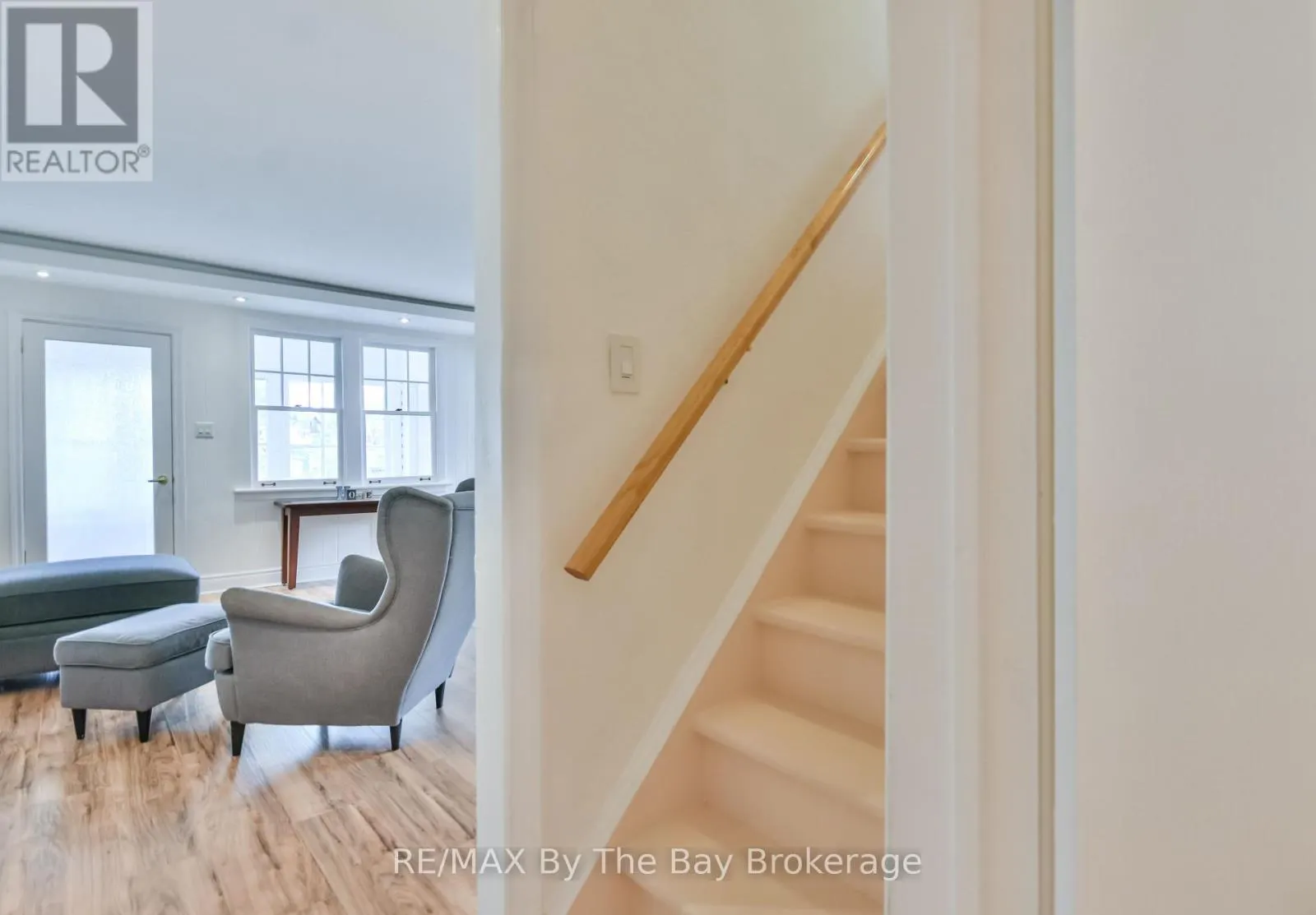 1067 MOSLEY STREET