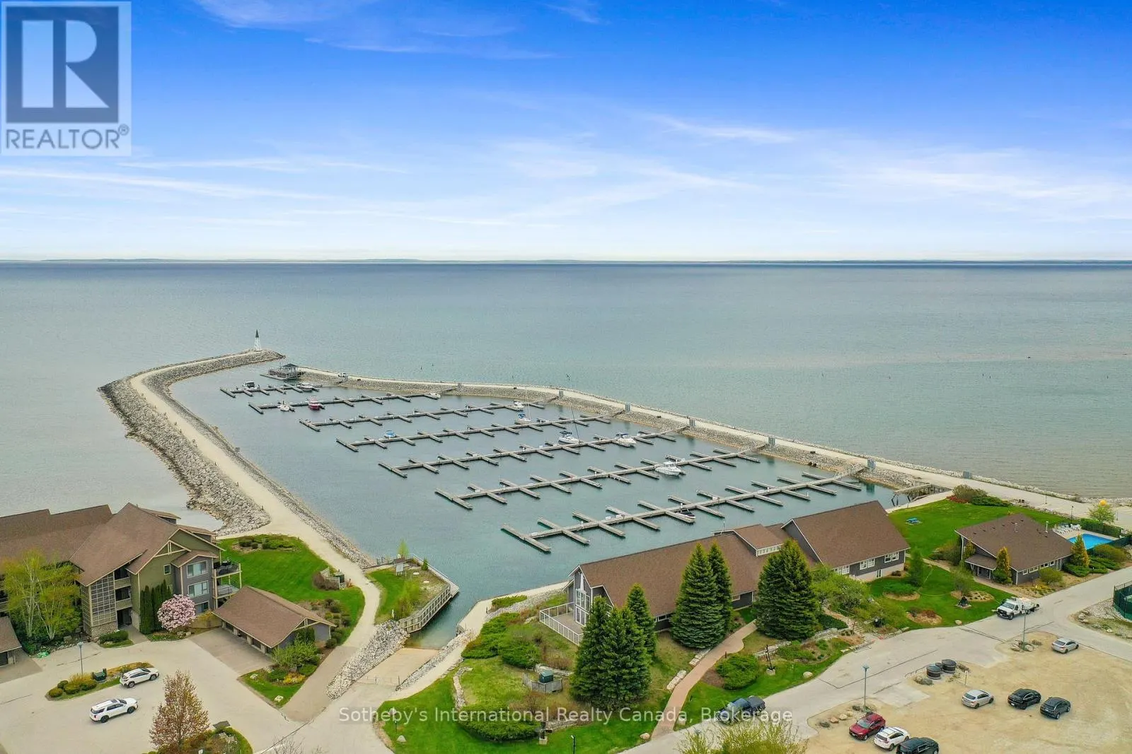 408 MARINERS WAY