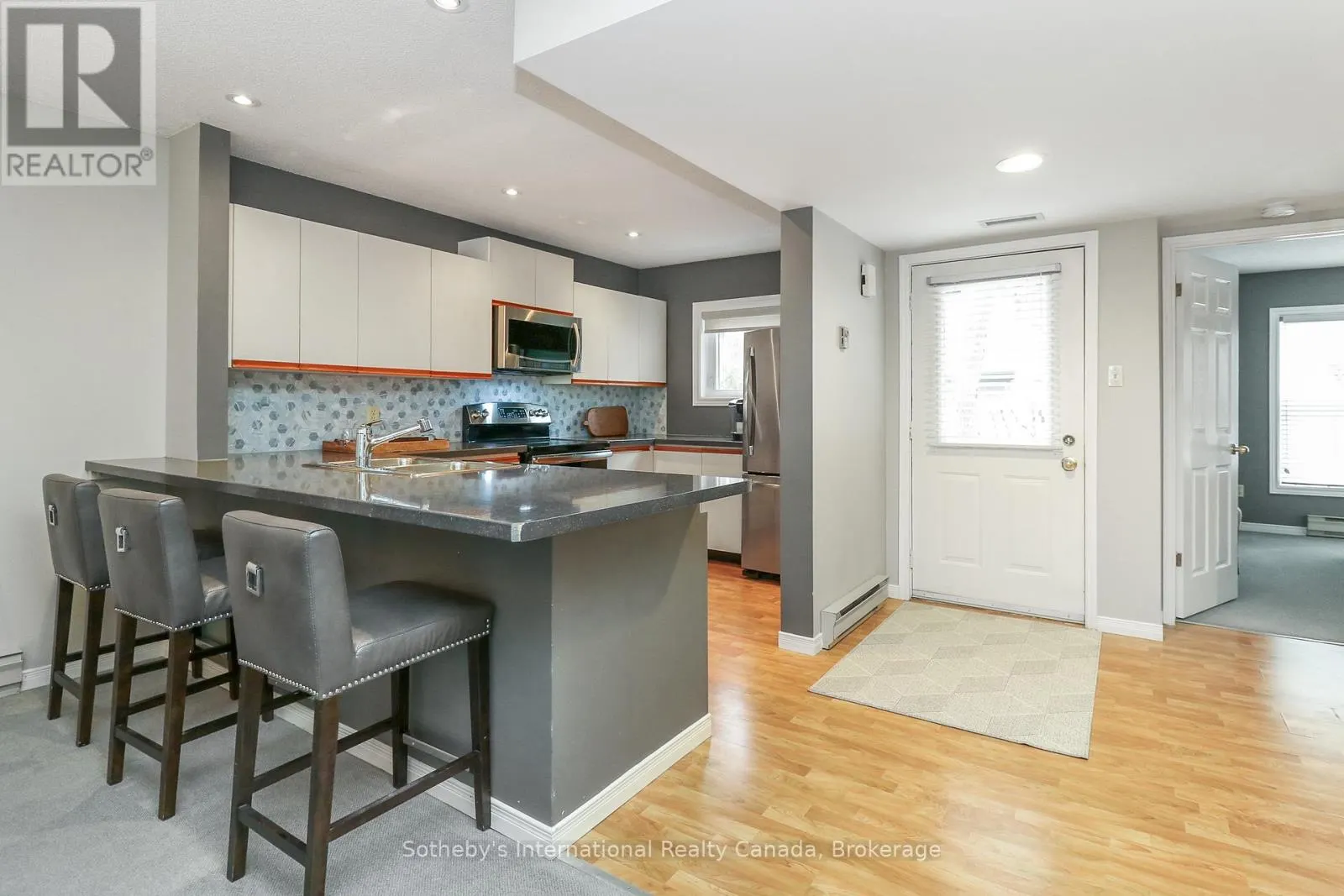 408 MARINERS WAY