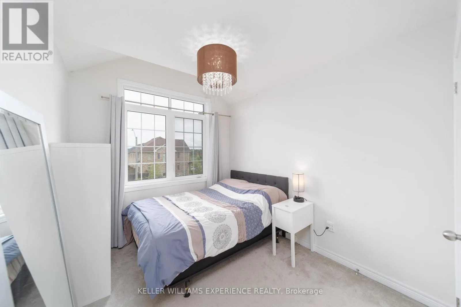 48 SNELGROVE CRESCENT