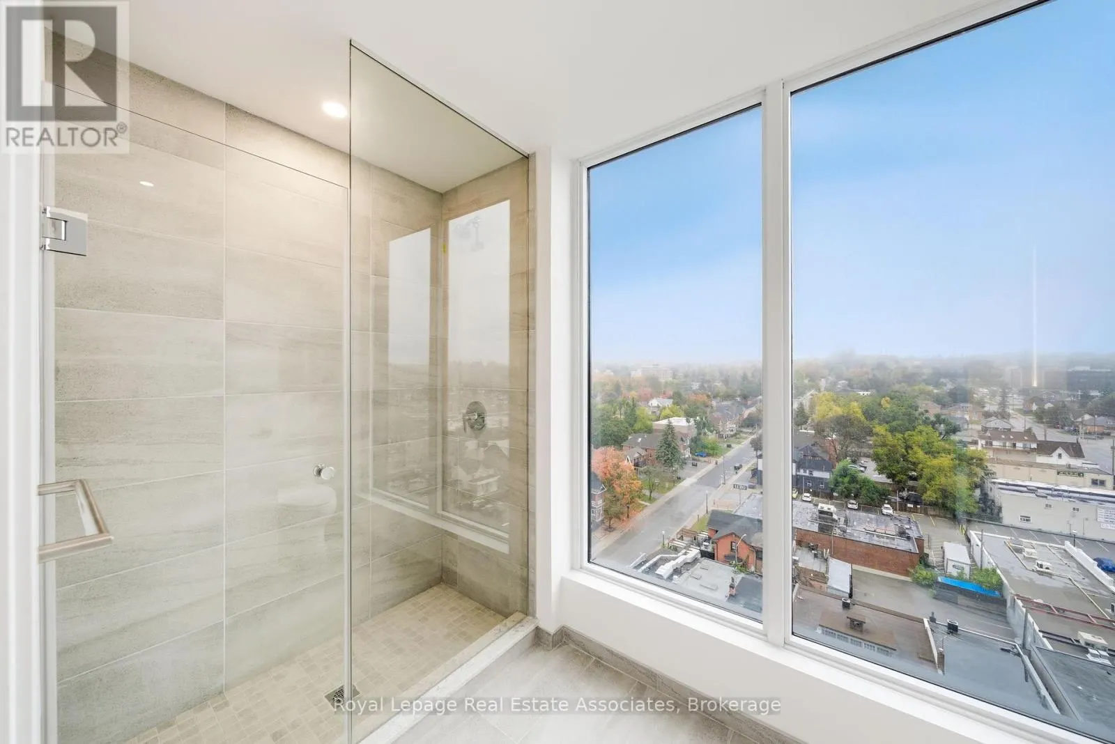 1005 - 39 MARY ST STREET