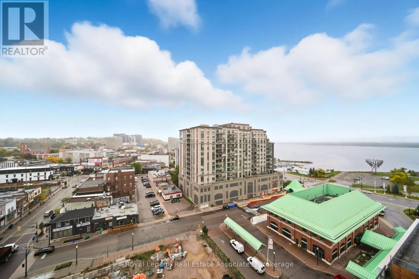 1005 - 39 MARY ST STREET