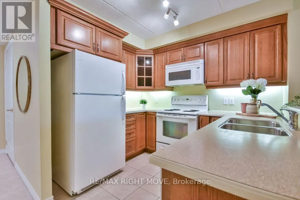313 - 486 LACLIE STREET