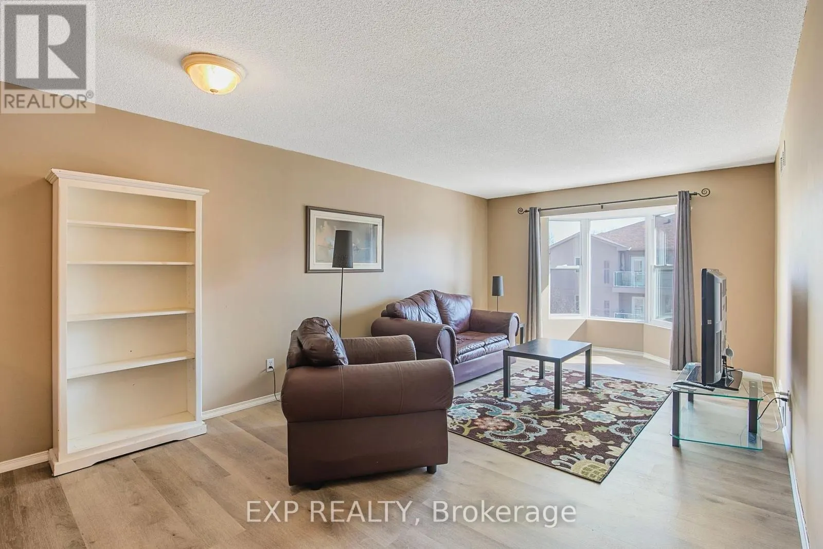 303 - 107 BOND STREET