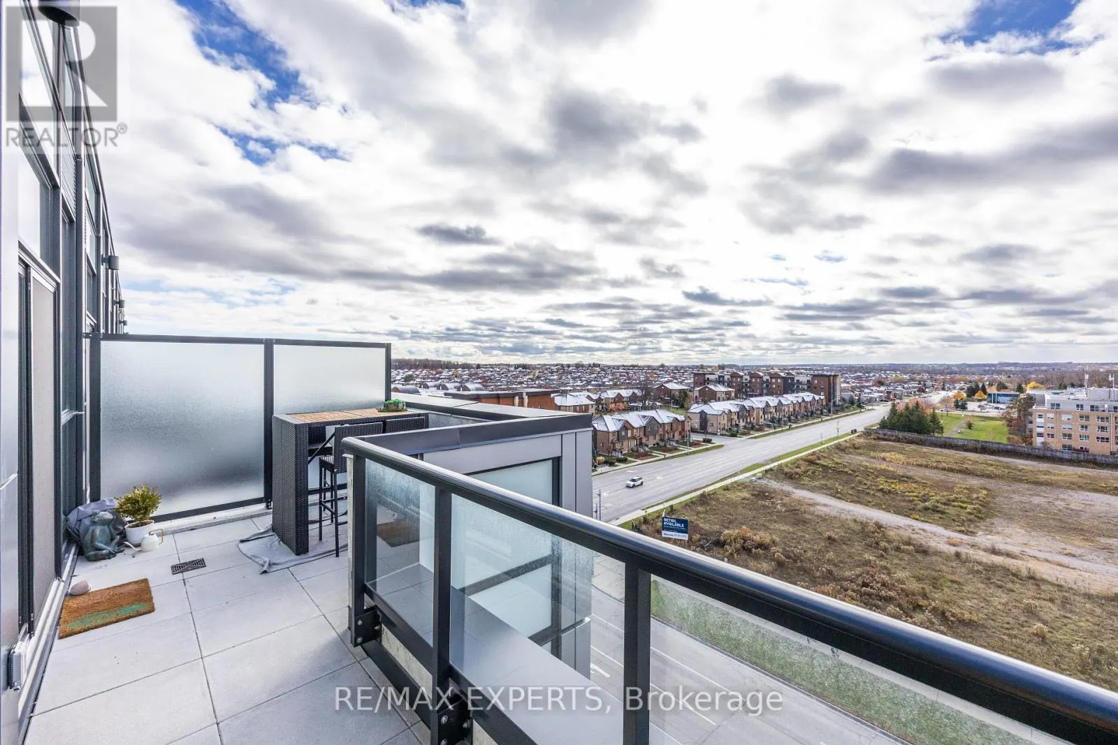 707 - 681 YONGE STREET