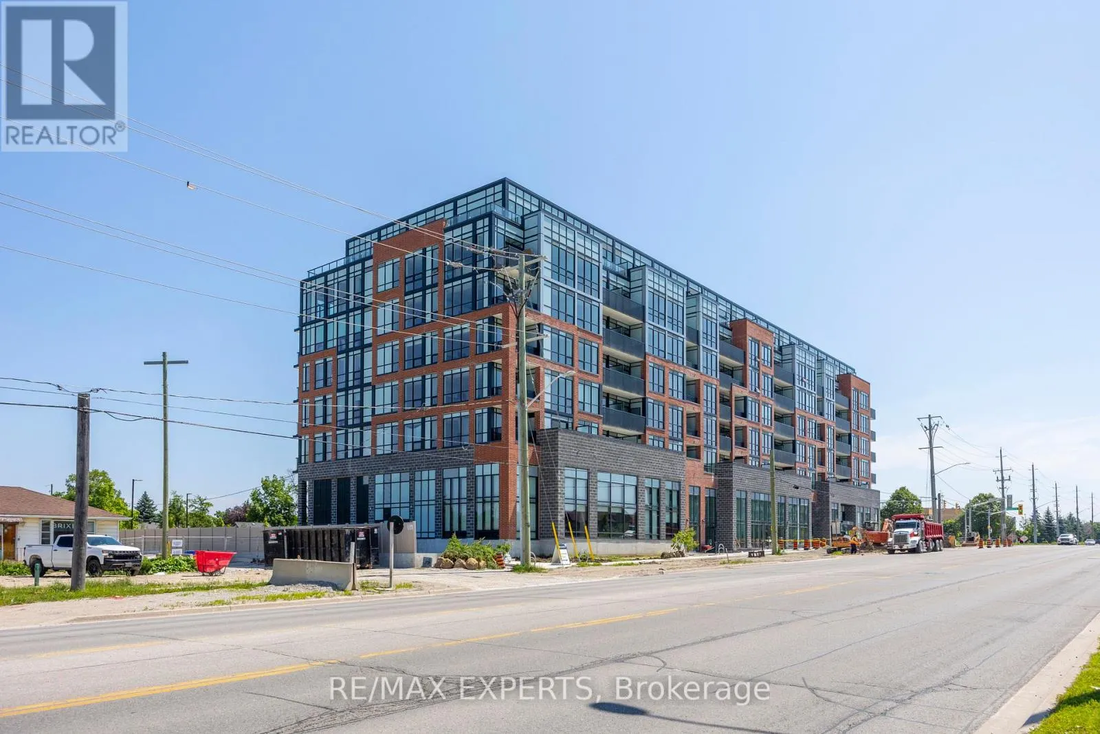 707 - 681 YONGE STREET