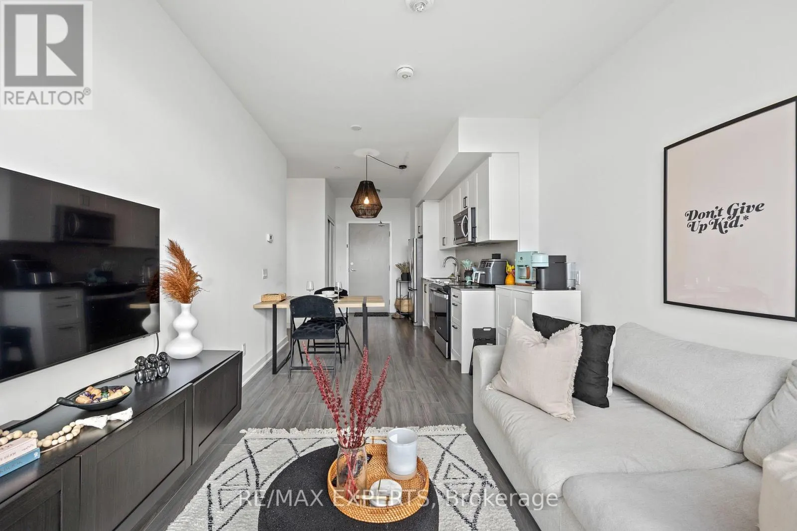 707 - 681 YONGE STREET