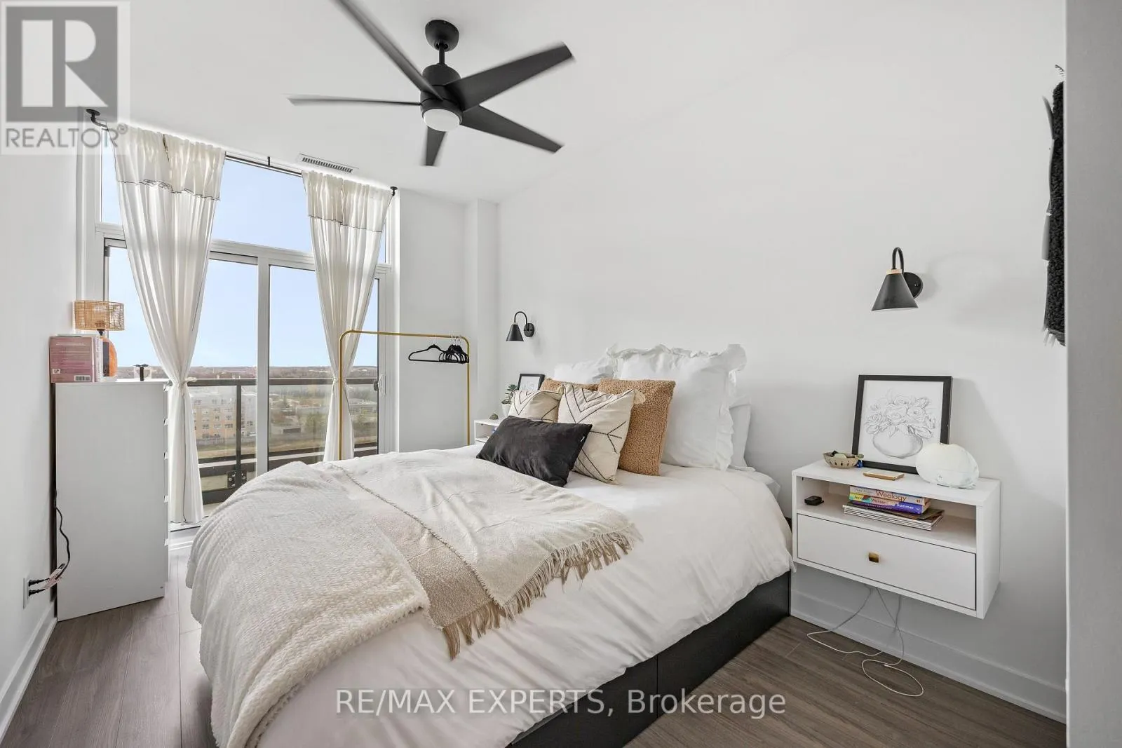 707 - 681 YONGE STREET