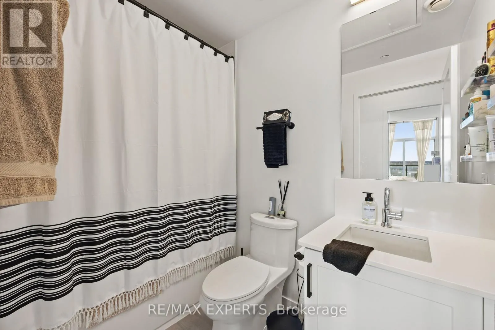 707 - 681 YONGE STREET