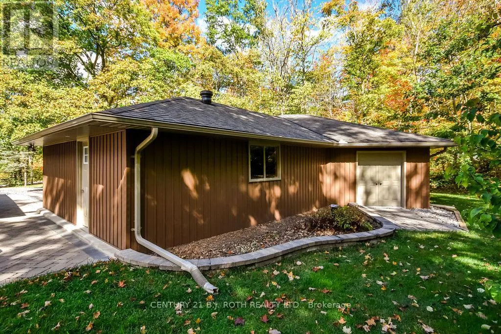 1059 BIRCHCLIFFE CRESCENT
