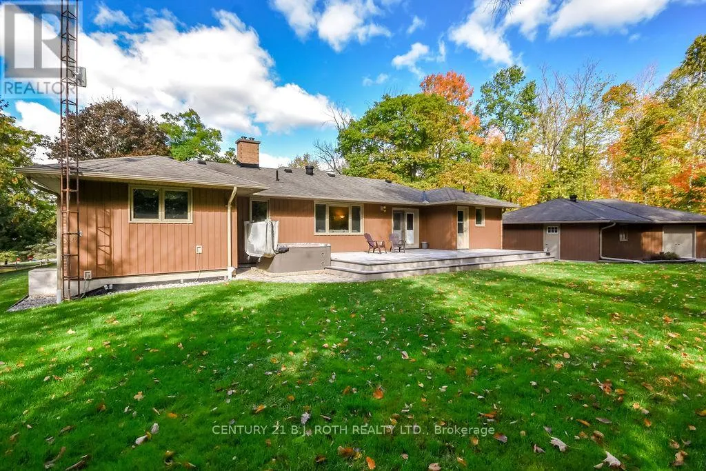 1059 BIRCHCLIFFE CRESCENT