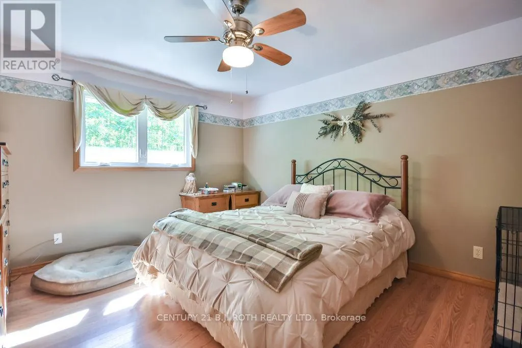 1059 BIRCHCLIFFE CRESCENT
