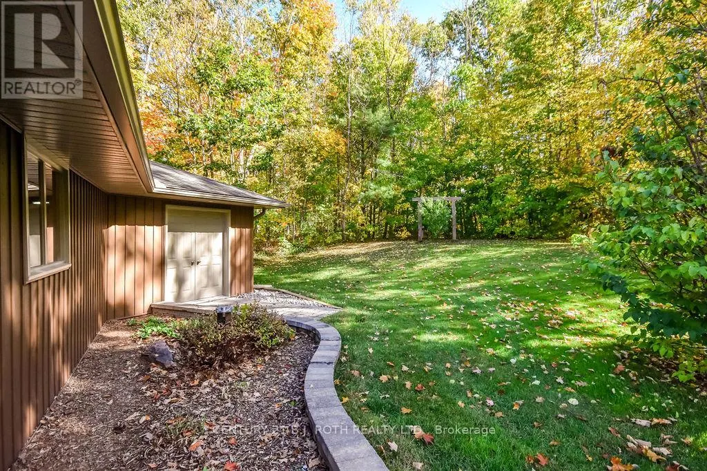 1059 BIRCHCLIFFE CRESCENT