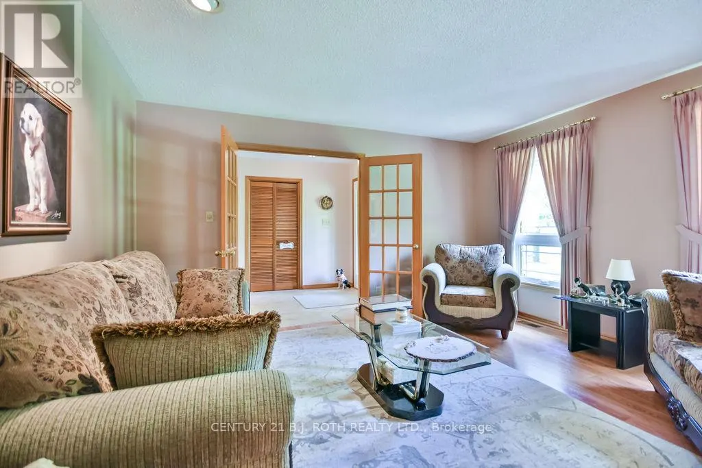 1059 BIRCHCLIFFE CRESCENT