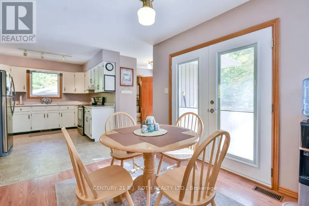 1059 BIRCHCLIFFE CRESCENT