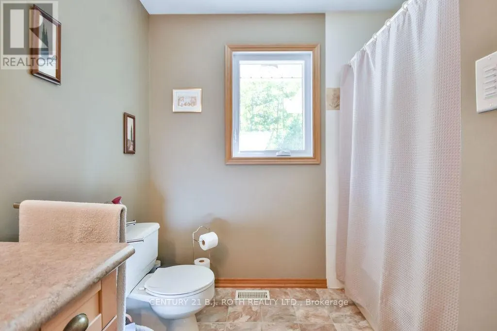 1059 BIRCHCLIFFE CRESCENT