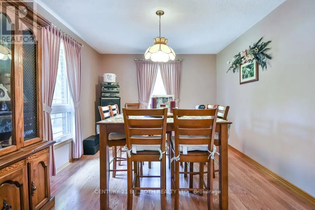 1059 BIRCHCLIFFE CRESCENT