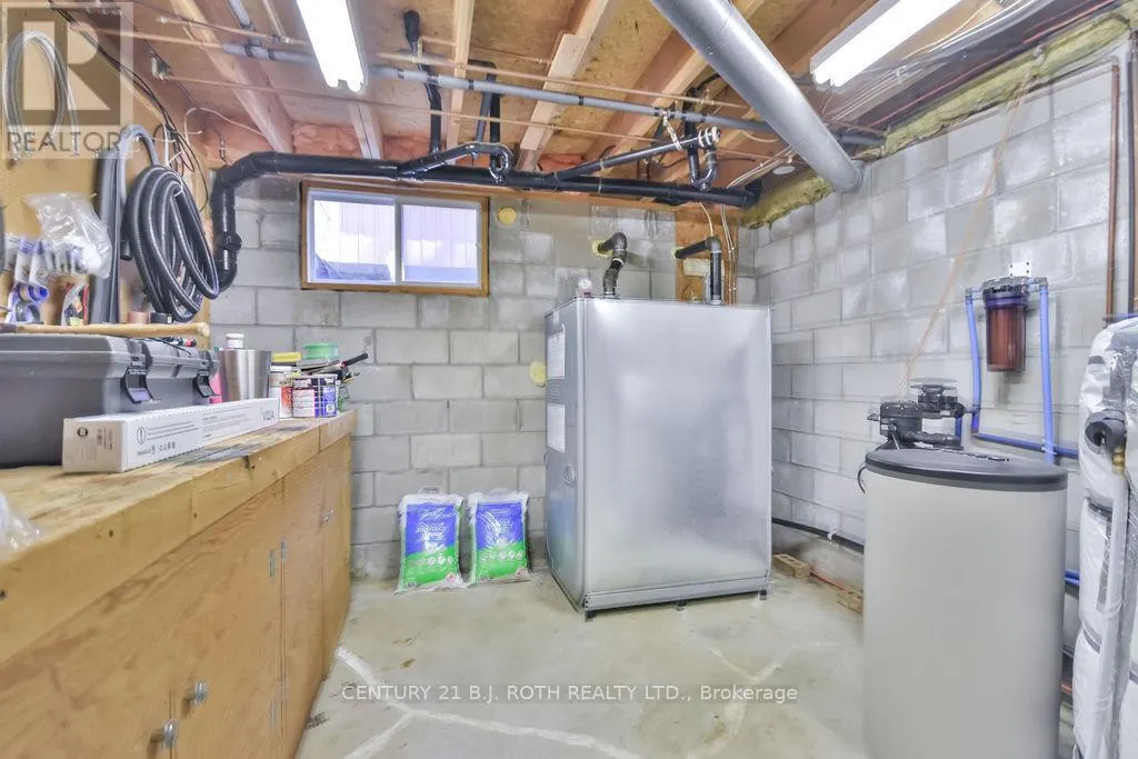 1059 BIRCHCLIFFE CRESCENT