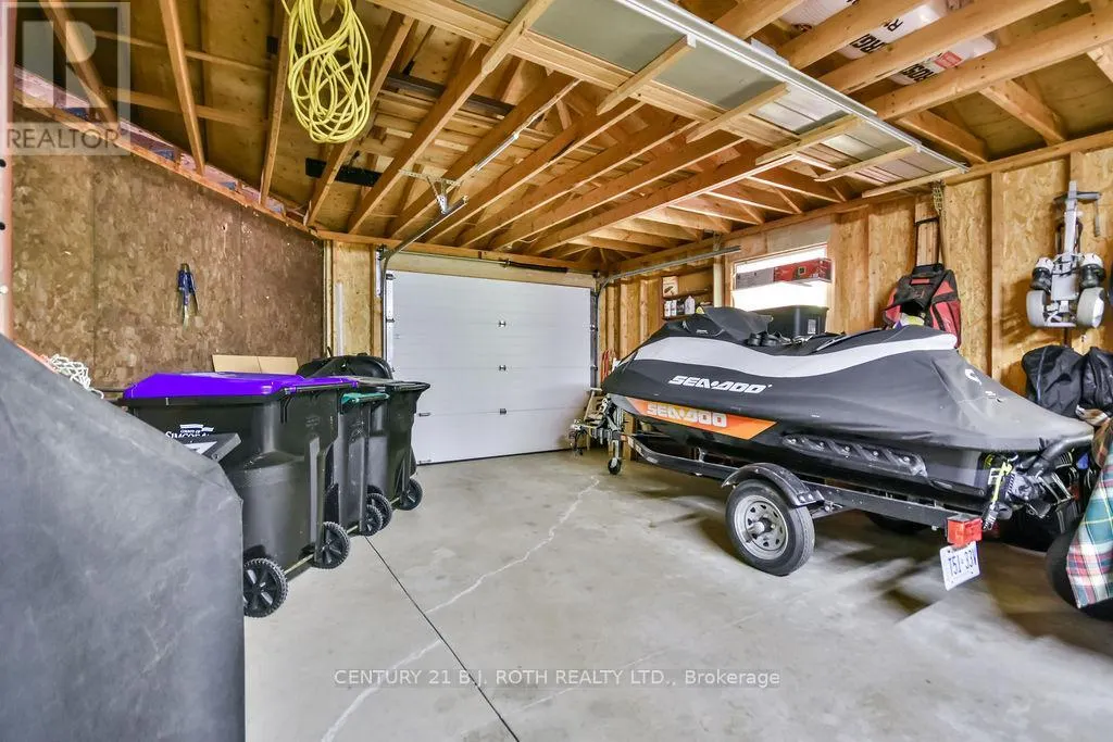 1059 BIRCHCLIFFE CRESCENT