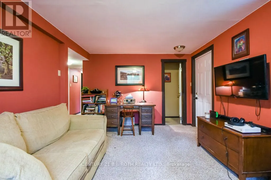 33 IROQUOIS RIDGE