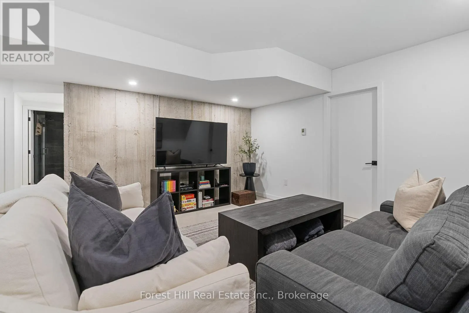 854 SIXTH STREET