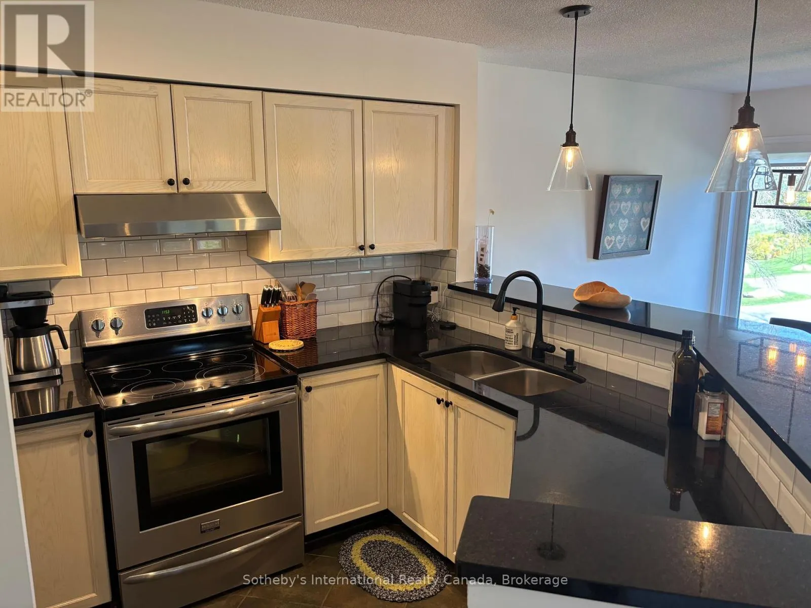 826 SUNCREST CIRCLE