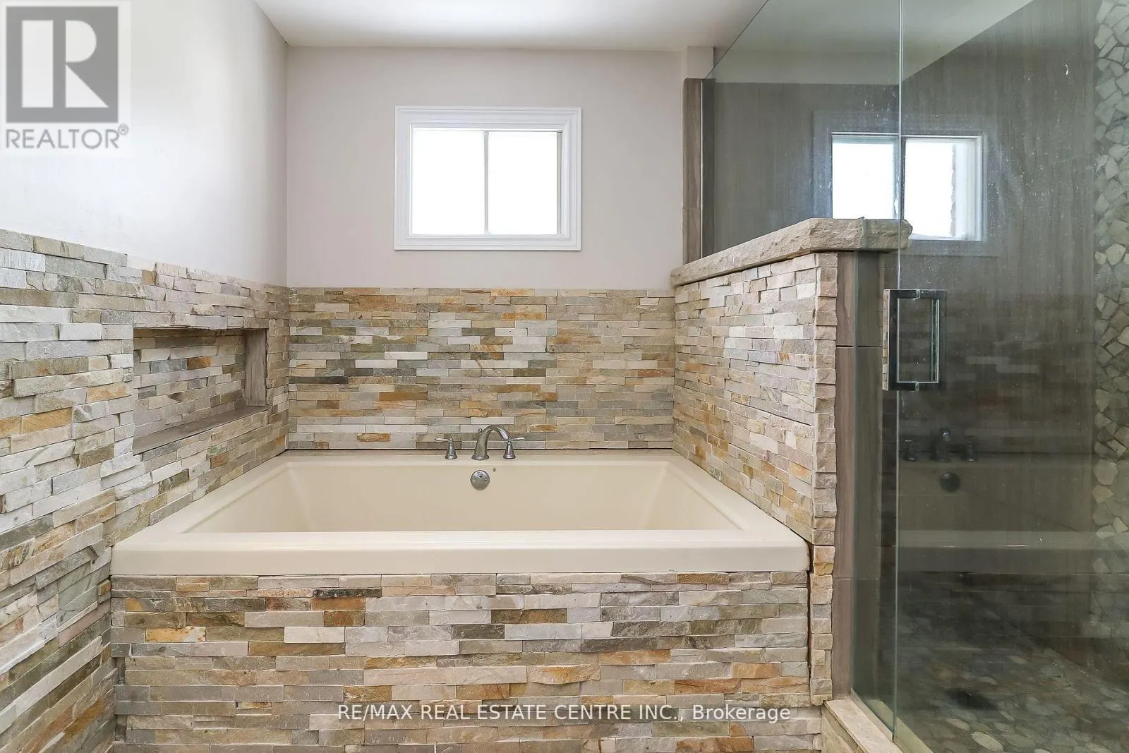 22 MEADOWLARK ROAD