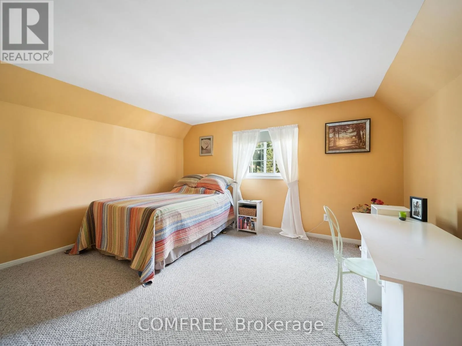 684 GLEN CRESCENT