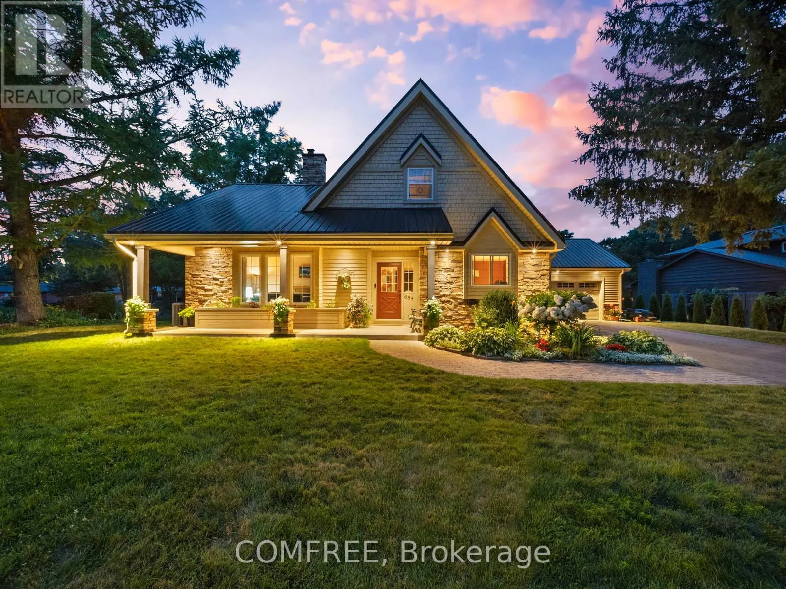 684 GLEN CRESCENT