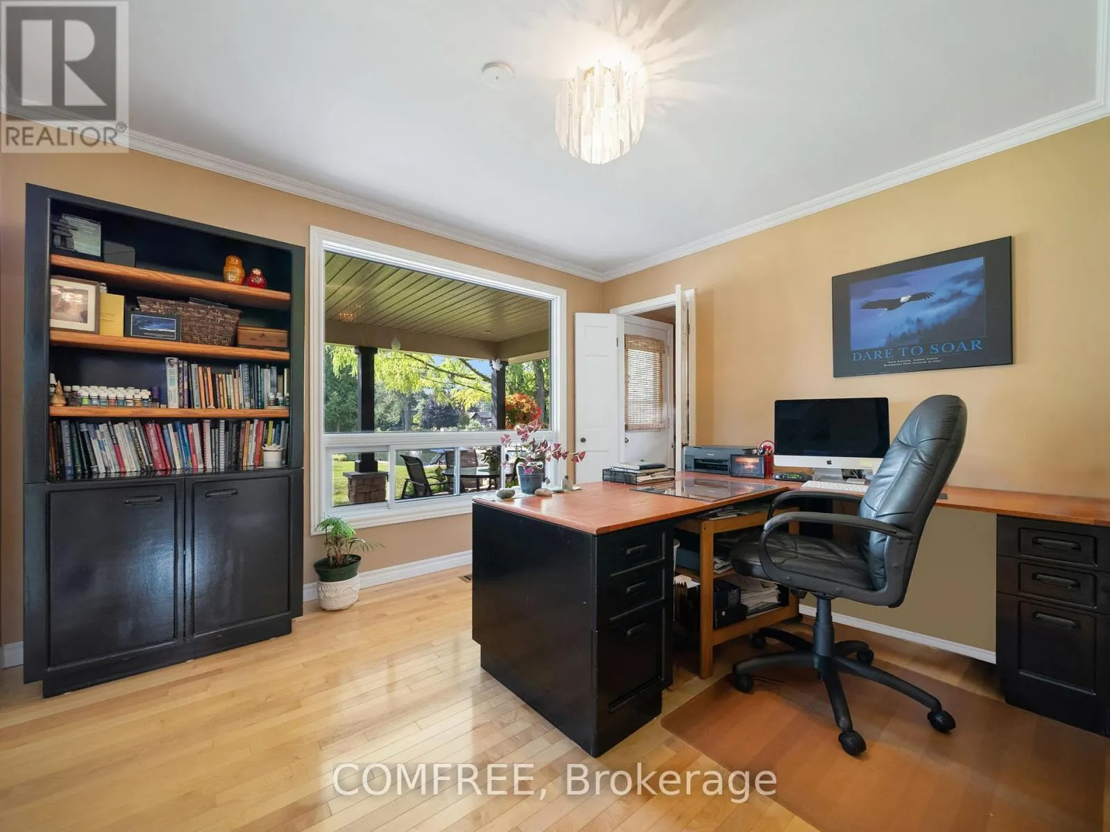 684 GLEN CRESCENT