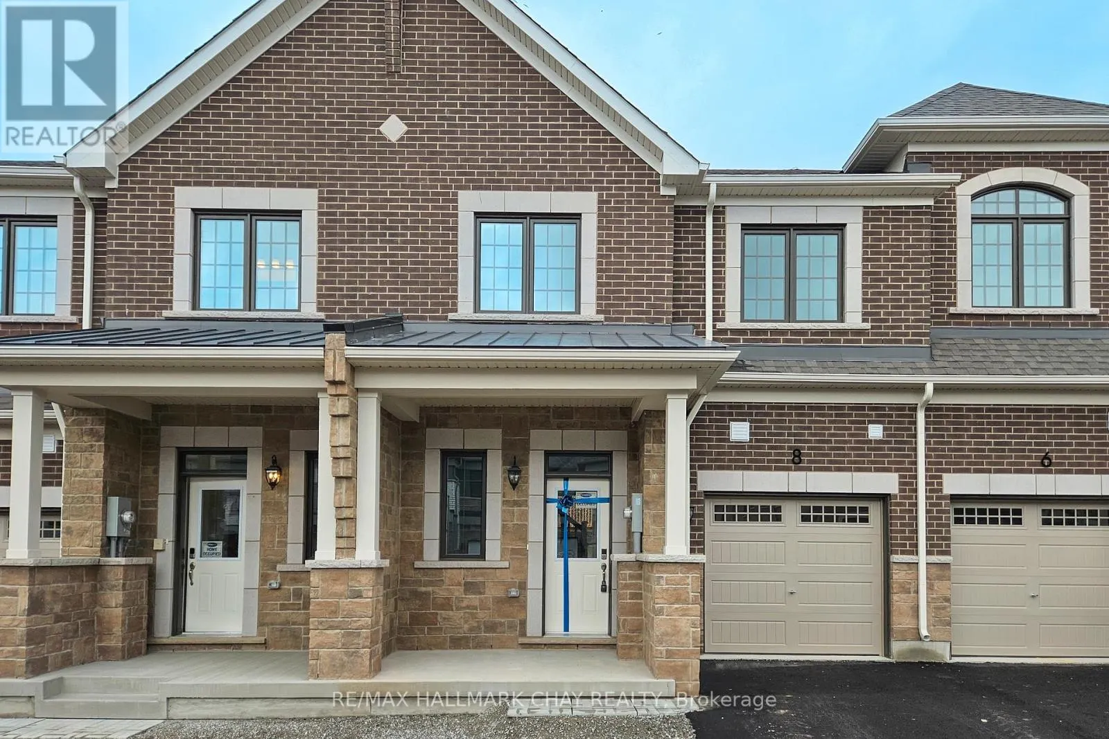 8 VINEWOOD CRESCENT