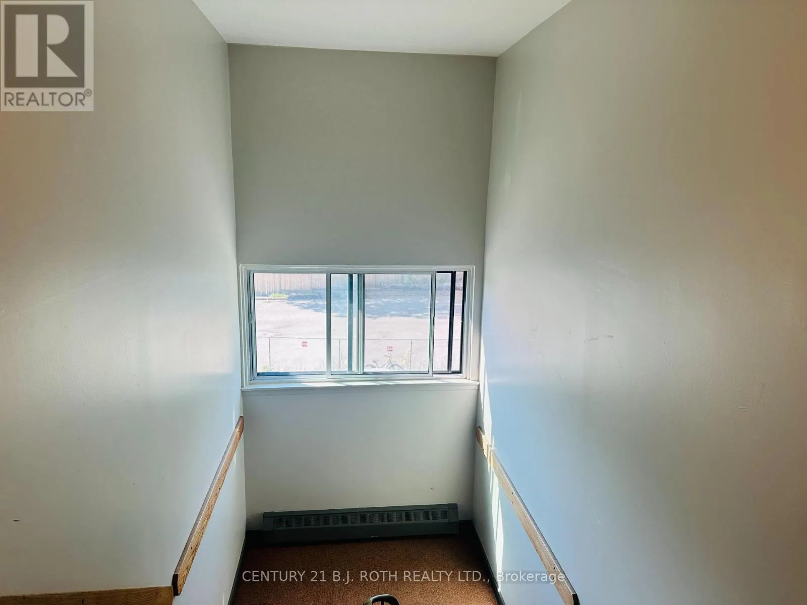 34 BERCZY STREET