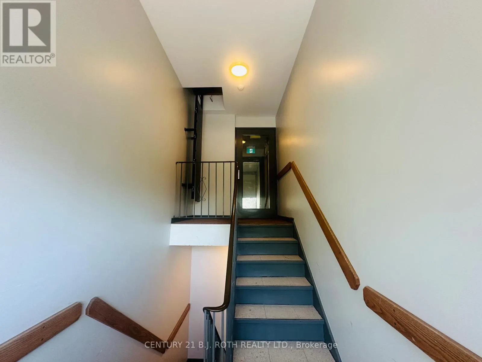 34 BERCZY STREET
