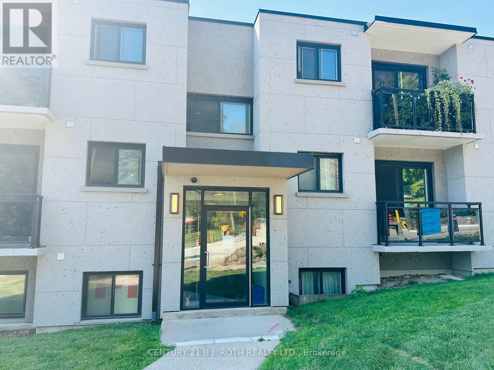 34 BERCZY STREET