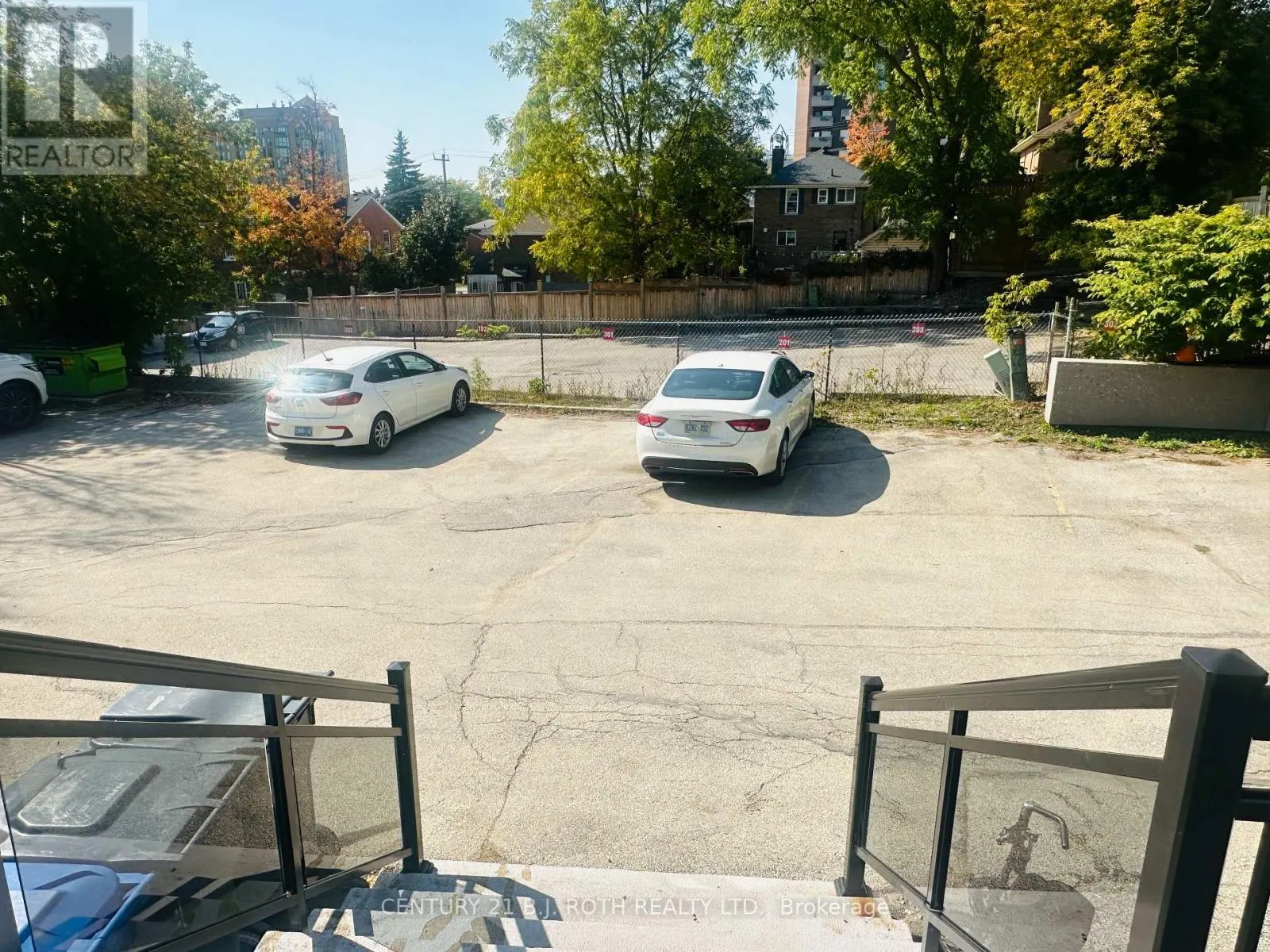 34 BERCZY STREET