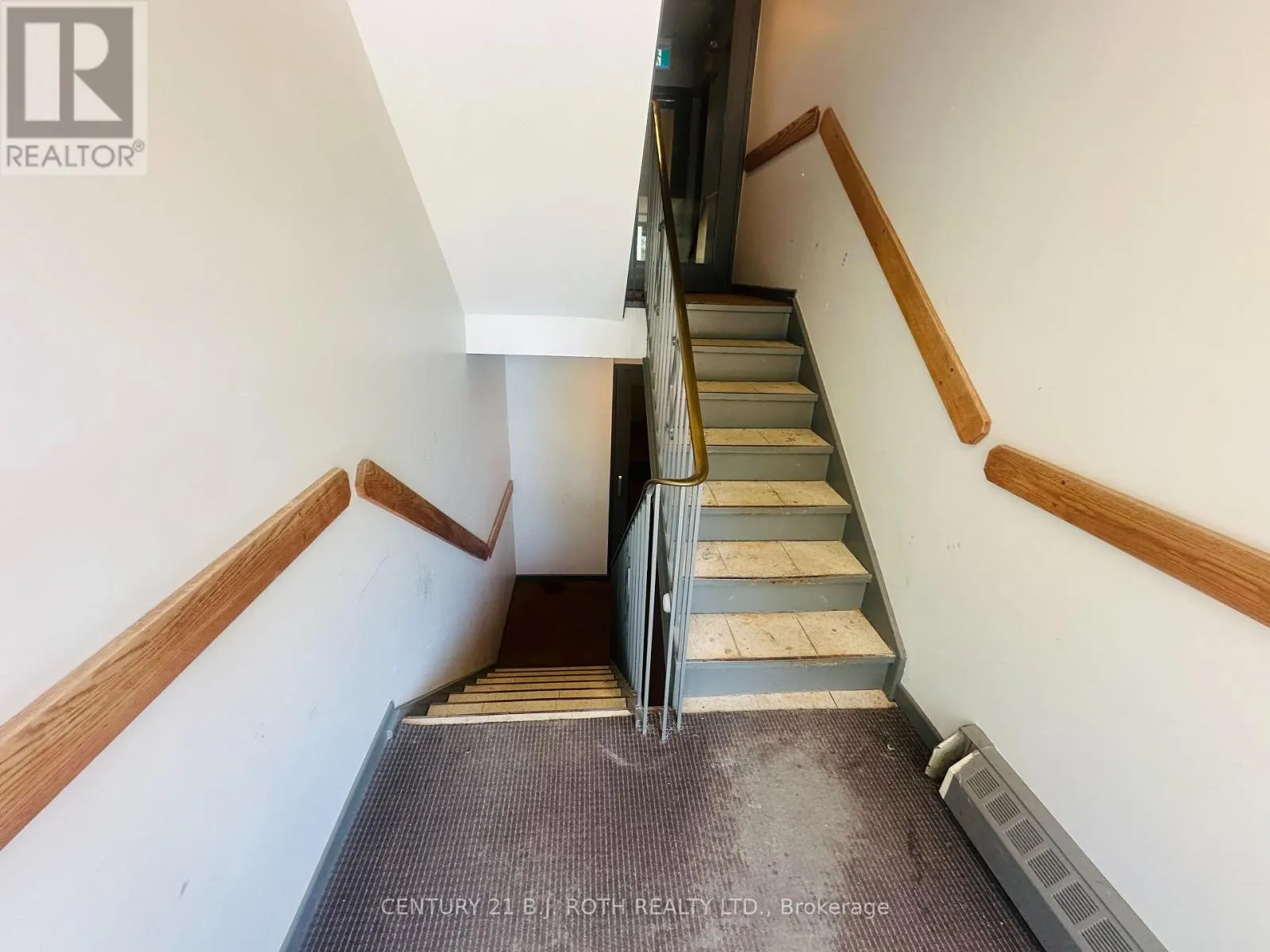 34 BERCZY STREET