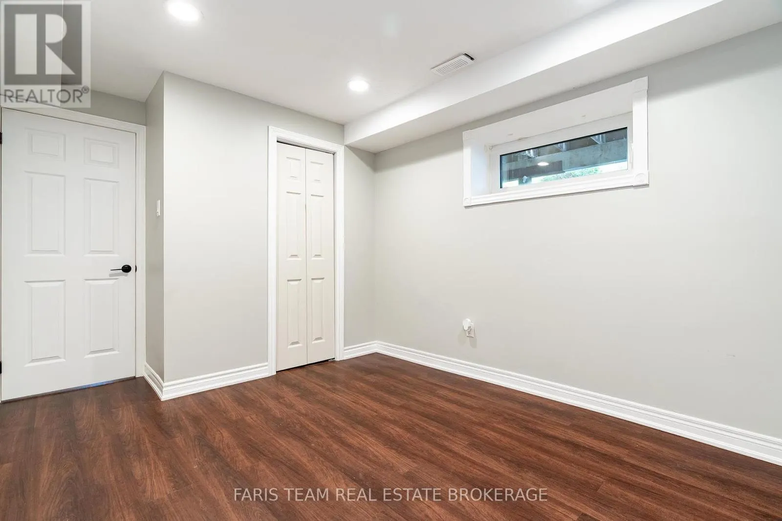 104 KNOX ROAD E